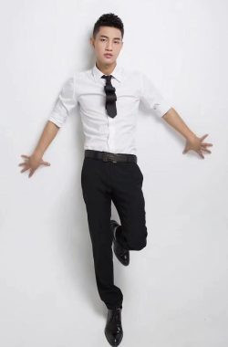 黄渤 杭州 35岁 176cm 63kg