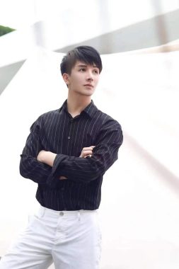 郑驹 杭州 27岁 179cm 66kg
