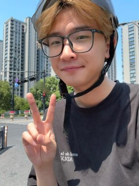 朱荣财 杭州 23岁 183cm 64kg