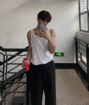 李一舟/白鳄 杭州 22岁 175cm 62kg