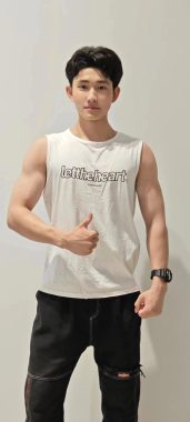 张雨康 杭州 21岁 178cm 65kg