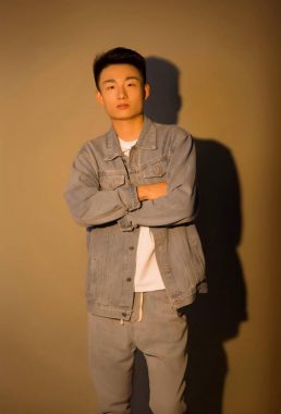 孙旨晨 杭州 25岁 175cm 60kg