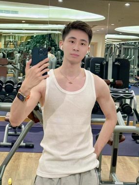 徐杰 杭州 24岁 182cm 74kg