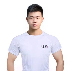 何纬龙 中山 24岁