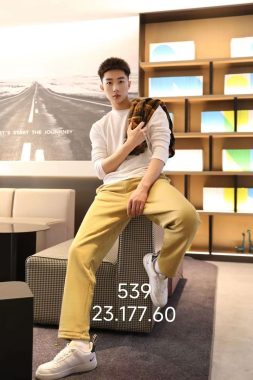 星汇539 东莞 24岁 177cm 60kg