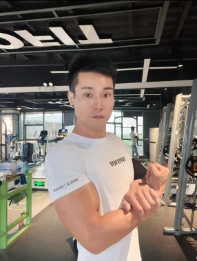 吴重钱 惠州 36岁 180cm 75kg