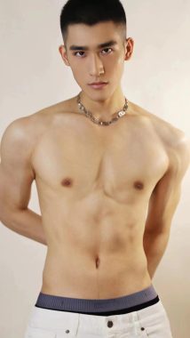 级8 广州 25岁 176cm 67kg