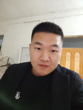 王飞 广州 30岁 180cm 88kg