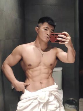 唐双宁 广州 31岁 172cm 74kg