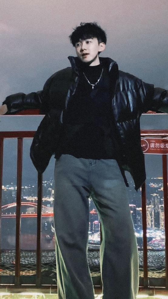 李东坪 广州 24岁 182cm 65kg