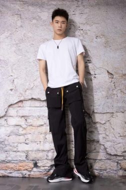 小左 广州 25岁 173cm 58kg