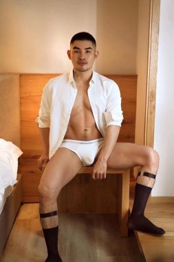 梁文道/逸洆 广州 35岁 173cm 73kg