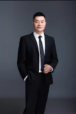 黄小云 广州 43岁 175cm 80kg