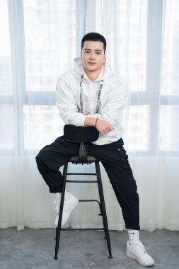 杨玉珑 广州 36岁 177cm 70kg