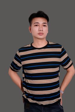 覃政人 广州 37岁 178cm 72kg