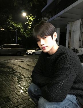 侯多潮 广州 20岁 174cm 58kg
