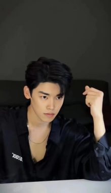 小迅 深圳 24岁 181cm 63kg
