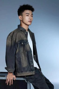 昊昊 深圳 21岁 183cm 60kg