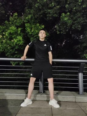 黄俊杰 深圳 32岁 183cm 73kg