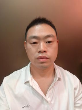 胡方华 深圳 45岁