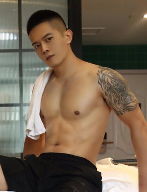 田亮 深圳 39岁 178cm 70kg