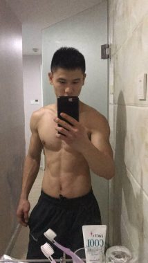 霍汶希 深圳 30岁 176cm 70kg