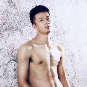 严迅奇 深圳 31岁 175cm 63kg