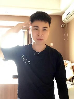 朱骏 深圳 35岁 175cm 65kg