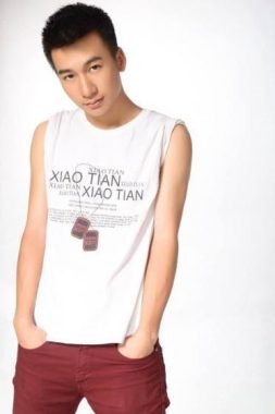 张火丁 深圳 37岁 180cm 75kg