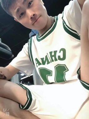 李洱 深圳 27岁 173cm 53kg