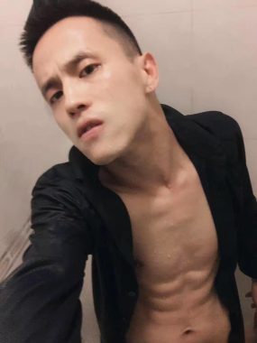谢锐韬 深圳 33岁 174cm 60kg
