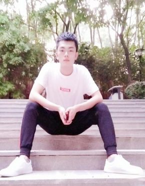 高希希 深圳 28岁 183cm 72kg
