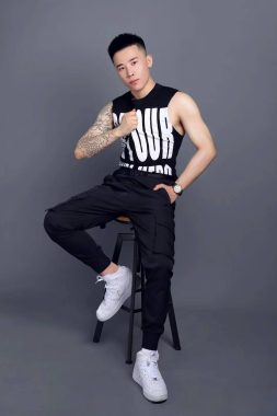 李一峰 深圳 31岁 168cm 65kg