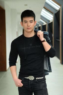 王健林 深圳 33岁 182cm 75kg