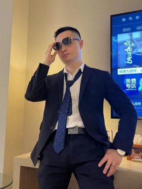 凡士林 深圳 31岁 176cm 65kg