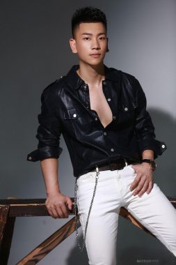 王思佳 深圳 31岁 175cm 65kg