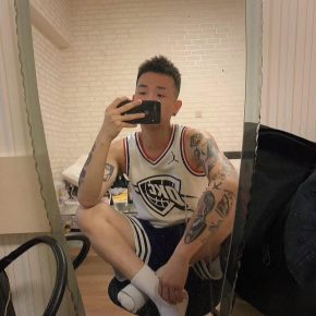 唐业/小豪 深圳 29岁 176cm 60kg