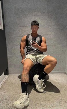 3638 深圳 23岁 177cm 75kg