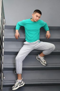 刘旭 枣庄 24岁 177cm 75kg