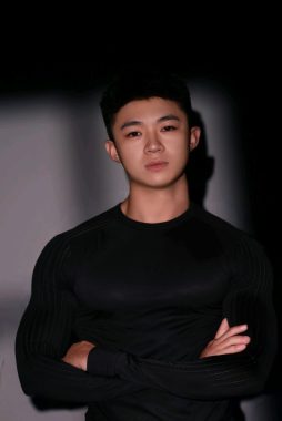 杨向东 烟台 24岁