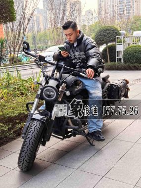 俊迪 深圳 26岁 177cm 75kg