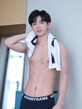兜兜 深圳 19岁 173cm 55kg