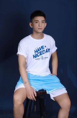 子奕 深圳 25岁 175cm 62kg