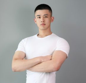 于世林 深圳 27岁 187cm 85kg