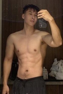 张嘉倪 济南 29岁 182cm 82kg