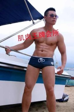 侯耀华 深圳 40岁 174cm 90kg