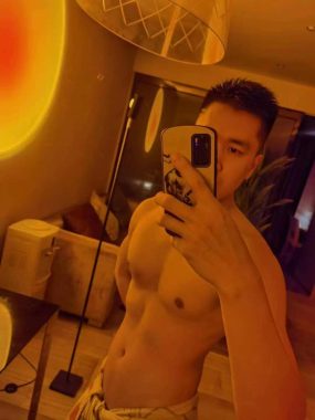 大雄 深圳 26岁 182cm 78kg