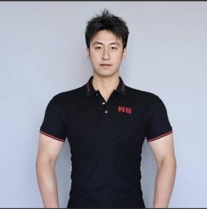 李九龙 青岛 37岁 182cm 80kg