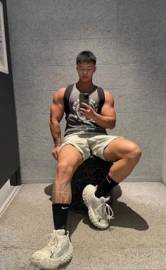 小航 深圳 23岁 177cm 75kg