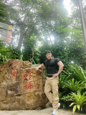 周季 深圳 41岁 178cm 95kg